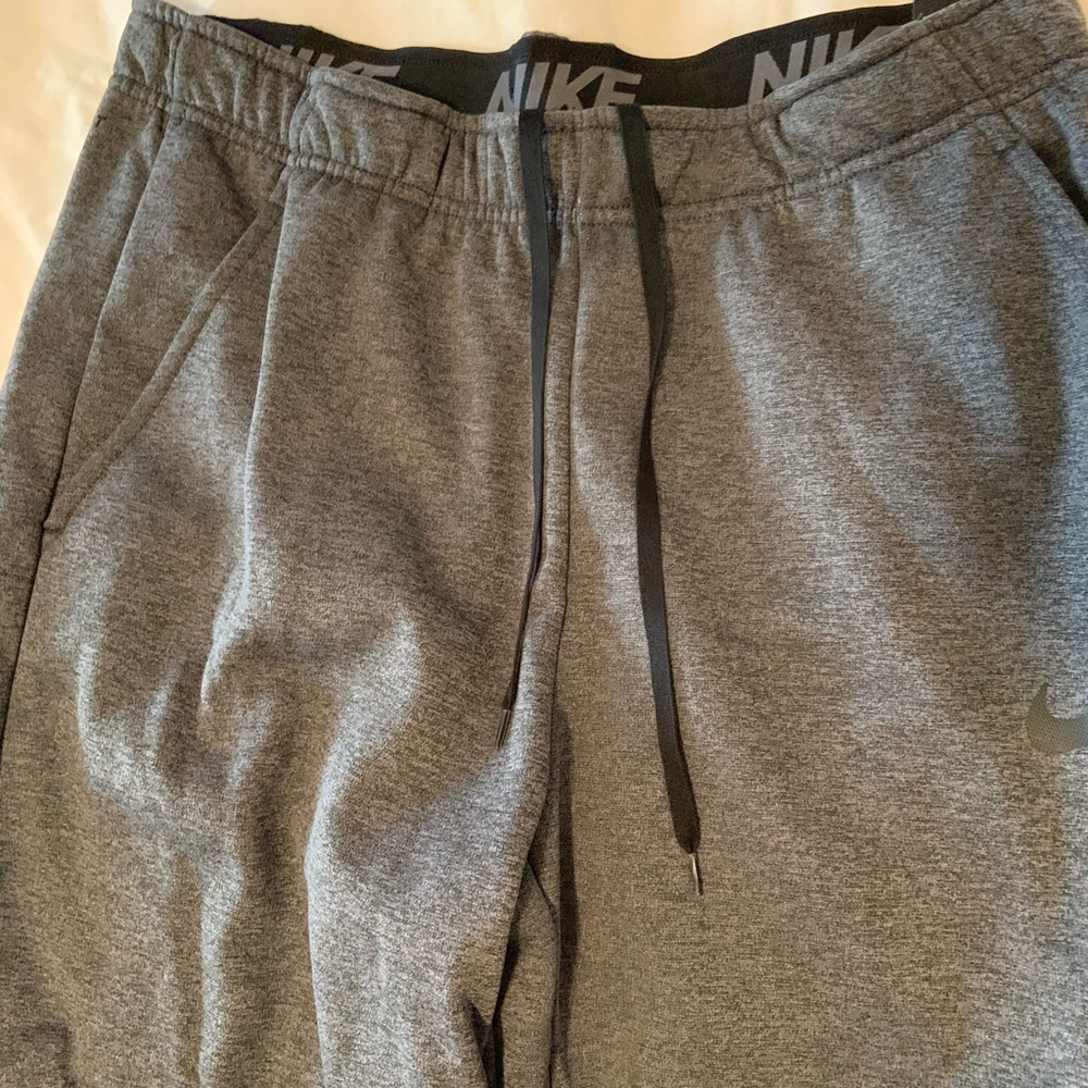 Nike Gray Sweatpants Men’s size large NWT